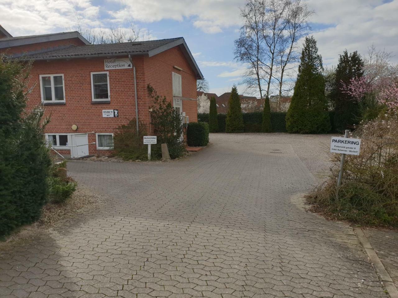 Hotel Обенро Екстер'єр фото
